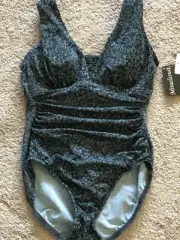 MIRACLESUIT SLATE MEDALLION SWIMSUIT SIZE 8 LAST 1