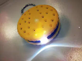 湊運費 超可愛餅乾造型LED燈手電筒鑰匙圈