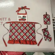 Merry Moments 3 Piece Kitchen Set Holiday Plaid Ruffle Apron Potholder Oven Mitt