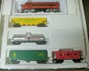HO MODEL POWER F-3 LOCOMOTIVE, 3 CARS & PRR CABOOSE #RR-540-PRR