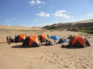 敦煌沙裏嗨沙漠露營基地Camping base in Dunhuang Sha Li desert