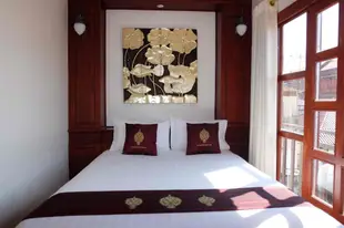 馬諾倫精品飯店Manorom Boutique Hotel