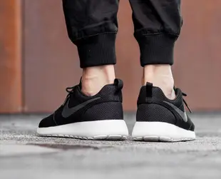 BEETLE NIKE ROSHE RUN ONE 黑白 全黑 消光 輕量 透氣 慢跑鞋 511881-010