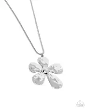 Paparazzi Gratifying Garden Silver Necklace NWT