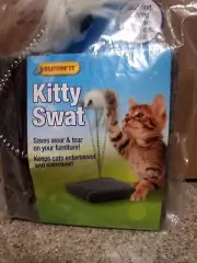kitty swat spring pom toy