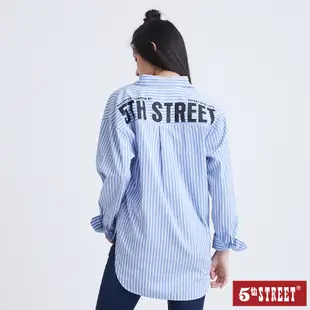 5th STREET 女裝寬版背後LOGO長袖襯衫-水藍