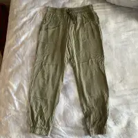 在飛比找蝦皮購物優惠-American Eagle green joggers s