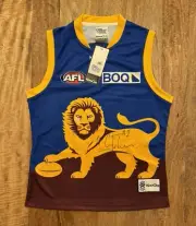 Brisbane Lions AFL Signed Guernsey Jumper #2 Chris Johnson Kooga Mens Small NWT