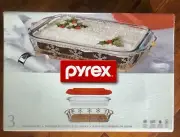 Pyrex Snowflake Design Rectangle Baking Dish Clear Glass Christmas New 1121