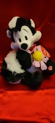 Pepe Le Pew Plush Skunk w/ Flower I Pick You Looney Tunes Hallmark 10" Sound