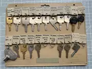 LOCKSMITH LOT - TRIMARK/SOUTHCO MOTOR HOME KEYS WITH ORGANIZER