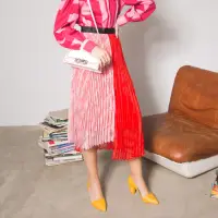 在飛比找momo購物網優惠-【Who Cares】時髦雙色菱格紋設計感壓褶紗裙(粉色)