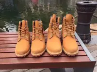 在飛比找Yahoo!奇摩拍賣優惠-【小鹿甄選】Timberland 添柏嵐大黃靴 情侶款 防滑