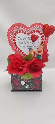 One Of A Kind . Vintage 3-D Valentines Day Gift. Rare