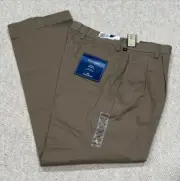 Dockers Pants Mens 32 x 32 True Chino Tan Pleated Relaxed Fit Wrinkle Free NEW