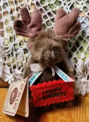 Hershey's BOYDS Head Bean Jointed Moose Happy Holidays 5" Ornament Tags NOS