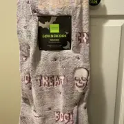 NEW Urban Domain Glow In The Dark 50"x60" Throw Blanket Halloween Trick Or Treat