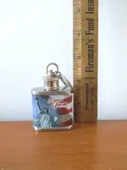 PATRIOTIC NEW YORK STATUE OF LIBERTY 1 OZ STAINLESS STEEL FLASK KEY CHAIN ~ NEW!