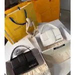 JACQUEMUS BAG 超熱標準產品TT 🎁 整盒 - 帆布包 - 斜挎肩帶尺寸 20 厘米有 2 種顏色可供選擇黑