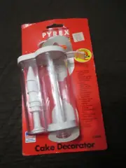 VINTAGE PYREX ACCESSORIES CAKE DECORATOR MINI 5 TIPS 1996 #16386 MISSING 1 TIP