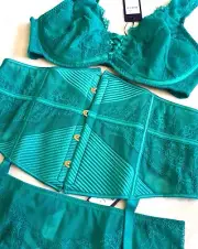 CITY CHIC Bra 14E /36E, 14 /XS Brief and 16 / S Cincher Garter Belt Size Set