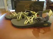 NWT Womens Pully Gold Chaco ZX2 Classic Sandals, 6