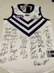 2019 Fremantle Dockers Signed Guernsey W/COA”BNWT”