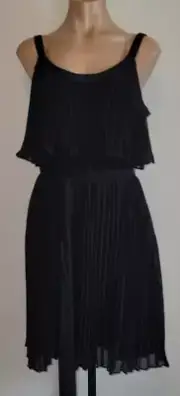 White House Black Market NWT 10 Classic Pleated Tiered Tie Waist Dress
