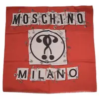 在飛比找momo購物網優惠-【MOSCHINO】經典LOGO喀什米爾羊毛混絲披肩領巾圍巾