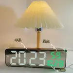 電子鐘 LED鬧鐘 溫度版 光控 鬧鈴 貪睡 夜光懶人靜音 電子鐘鏡面鐘桌鐘可插電也可裝電池使用