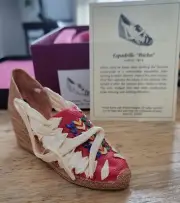 Just the Right Shoe, RARE, Espadrille Pacha, COA & box