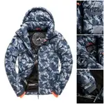 跩狗嚴選 極度乾燥 防水 羽絨 SUPERDRY SNOW 男款 零下防寒保暖 透氣科技布料 連帽可拆 滑雪夾克 羽絨衣 風衣 外套 情侶款 雪衣 藍迷彩 黑冰迷彩