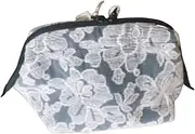Vivienne(ヴィヴィアン) Vivienne WK2108A5 Box Pouch 4.7 x 5.9 x 3.9 inches (12 x 15 x 10 cm), Ivory & Black, Lace, Embroidery, Accessory Case