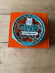 Le Creuset Enameled Cast Iron Round 8in Trivet Turquoise NEW/NIB
