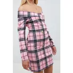 英倫品牌粉紅色格紋一字領平口露肩西裝是長袖洋裝CHECK PRINT OFF SHOULDER BLAZER DRESS