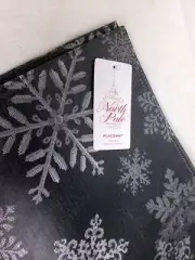 PLACEMATS - NORTH POLE TRADING - SILVER SNOWFLAKE ON GRAY 14 x19 INCHES (2) NEW