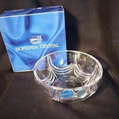 New Vtg Bohemia Crystal Bowl 24% Lead Crystal 5.5" D Swag Design Czech Republic