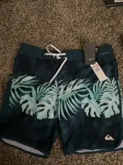 NWT Quicksilver Men's Pocket Swim Trunk Board Shorts Size 36 19" Length