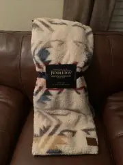 pendleton sherpa throw fleece blanket Aztec Southwestern decor Tribal