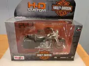 1/18 Maisto - Harley Davidson 1999 FLSTS Heritage Softail Springer