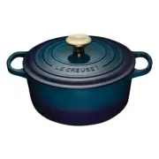 Le Creuset Signature Cast Iron 3.5 qt. Dutch Oven, Agave (Gold Knob) - Brand New