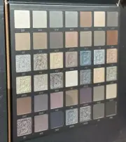 Beauty Bay Smokey 42 COLOUR Eyeshadow PALETTE - BNIB - Authentic