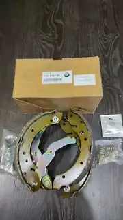 NEW BMW 34219067127 Repair kit brake shoe with springs E36