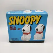 Vintage Snoopy Salt & Pepper Shaker Set 4" Benjamin & Medwin New NOS 90s Peanuts