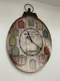 在飛比找Yahoo!奇摩拍賣優惠-創意設計師款仿古歐式時鐘