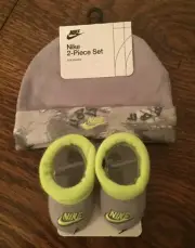 Nike Infant Baby Hat & Booties 0-6 Months Gray “Do It” Green Cuff & Swoosh NEW