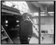 Photo:U.S.S. Raleigh, executive officer Phelps