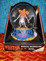 RARE STRANGER THINGS DEMOGORGON MUSICAL SNOWGLOBE WATERGLOBE HALLOWEEN HORROR