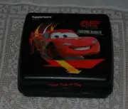 TUPPERWARE DISNEY CARS LIGHTNING MCQUEEN BLACK SANDWICH KEEPER