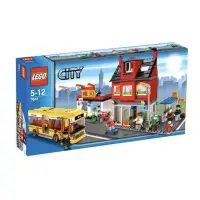 在飛比找蝦皮購物優惠-Lego 7641公車站 城市系列 二手